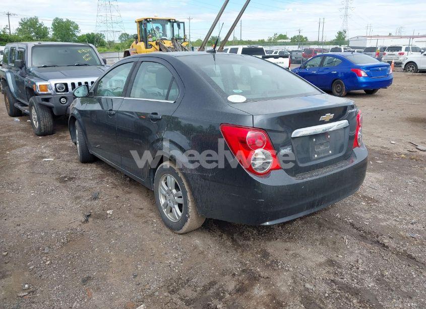 Photo 3 of 2014 Chevrolet Sonic LT AUTO (VIN 1G1JC5SH8E4235864)