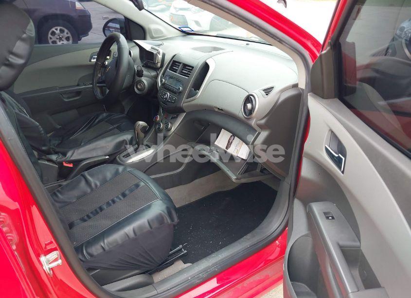 Photo 5 of 2015 Chevrolet Sonic LT AUTO (VIN 1G1JC5SH8F4127956)