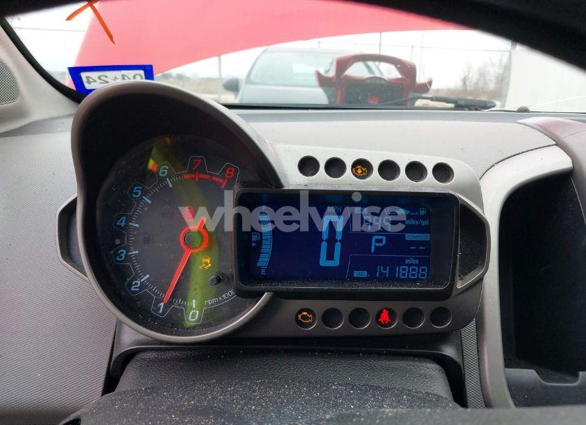 Photo 7 of 2015 Chevrolet Sonic LT AUTO (VIN 1G1JC5SH8F4127956)