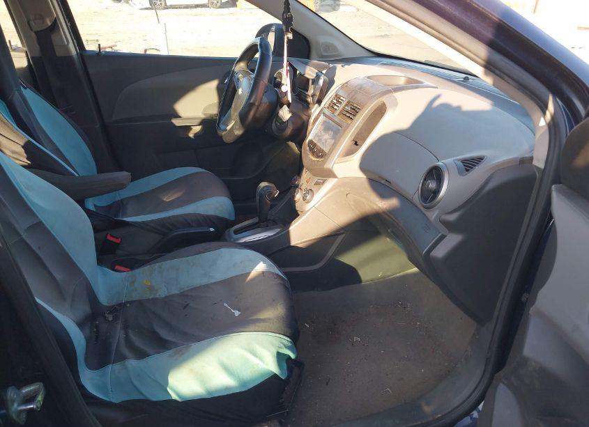 Photo 5 of 2015 Chevrolet Sonic LT AUTO (VIN 1G1JC5SH8F4173030)