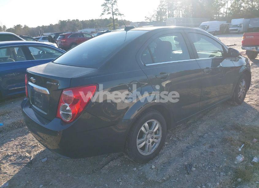 Photo 4 of 2015 Chevrolet Sonic LT AUTO (VIN 1G1JC5SH8F4179250)