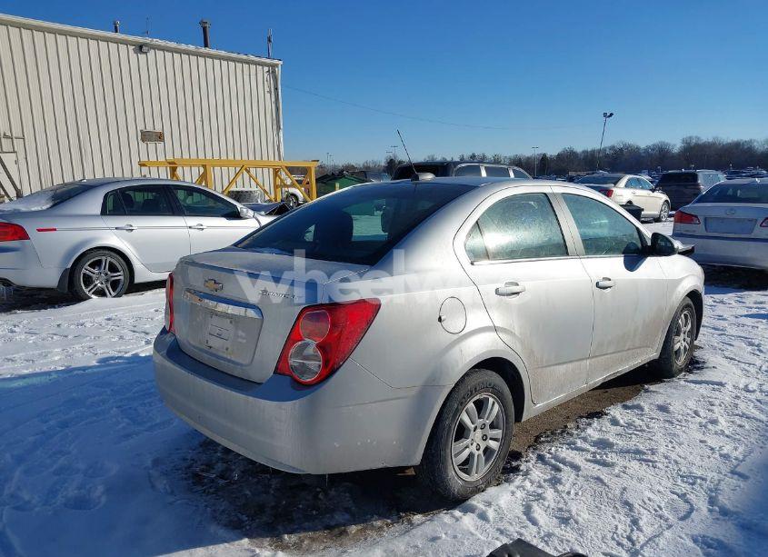 Photo 4 of 2016 Chevrolet Sonic LT AUTO (VIN 1G1JC5SH8G4130177)