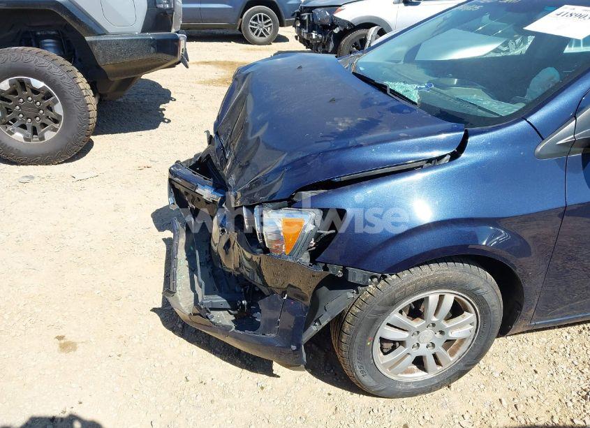 Photo 6 of 2016 Chevrolet Sonic LT AUTO (VIN 1G1JC5SH8G4157766)