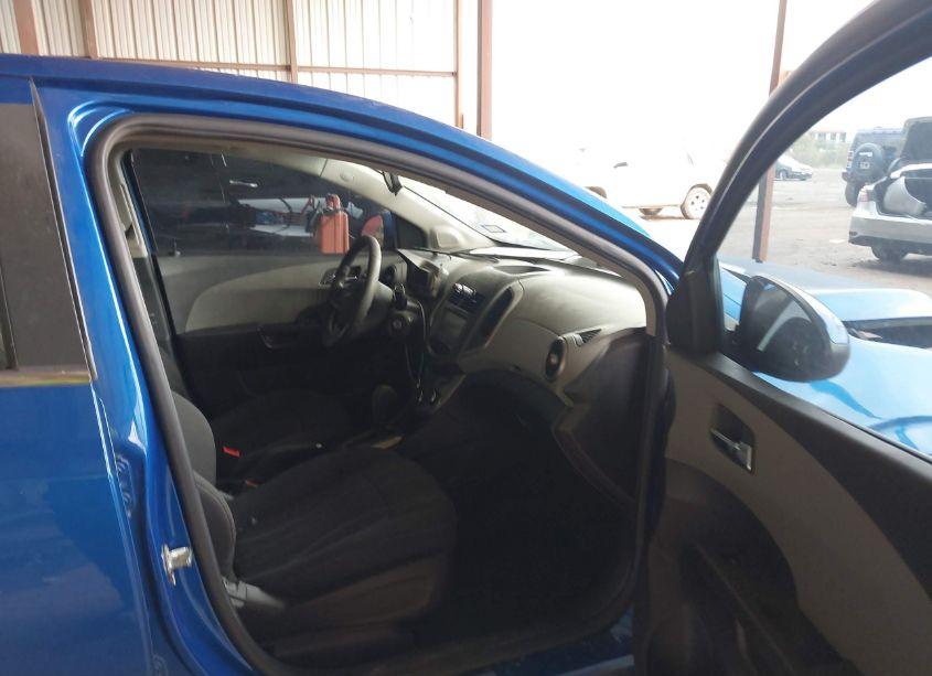 Photo 5 of 2016 Chevrolet Sonic LT AUTO (VIN 1G1JC5SH8G4177838)