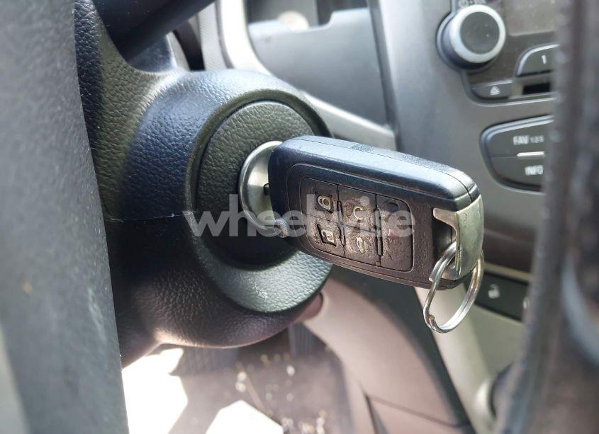 Photo 11 of 2012 Chevrolet Sonic 2LT (VIN 1G1JC5SH9C4112989)