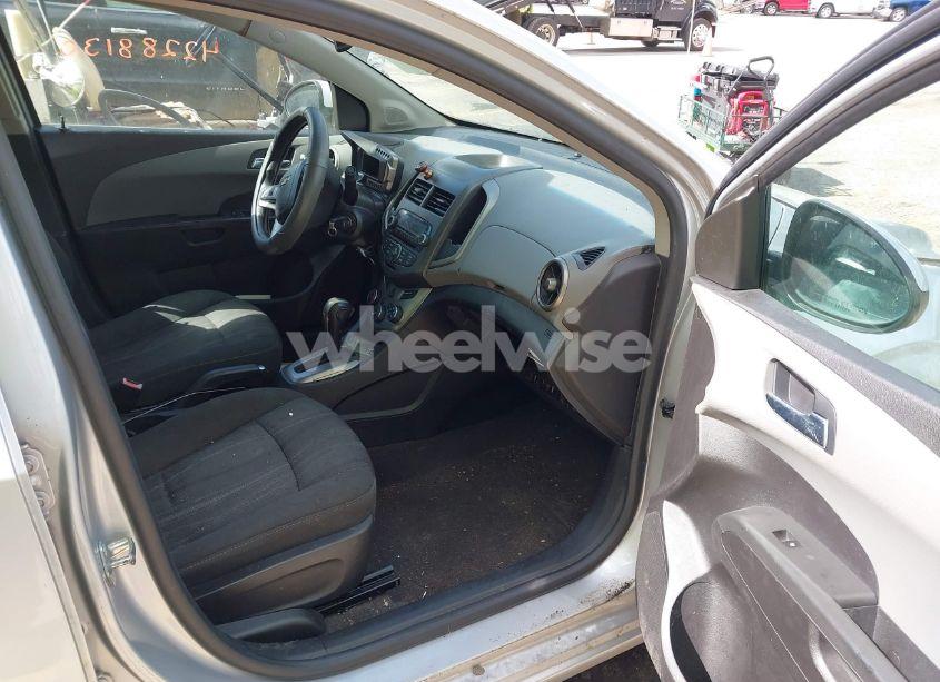 Photo 5 of 2012 Chevrolet Sonic 2LT (VIN 1G1JC5SH9C4112989)