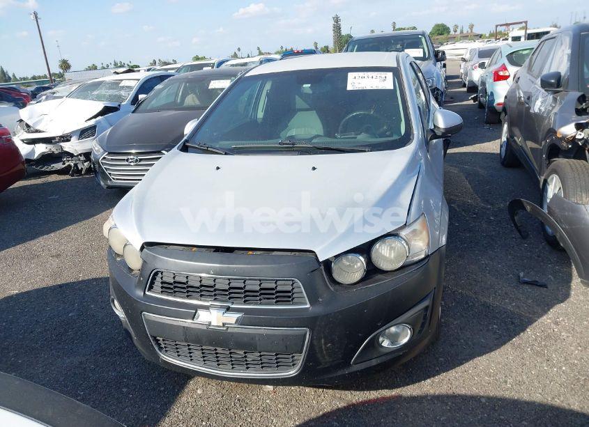 Photo 12 of 2012 Chevrolet Sonic 2LT (VIN 1G1JC5SH9C4136290)