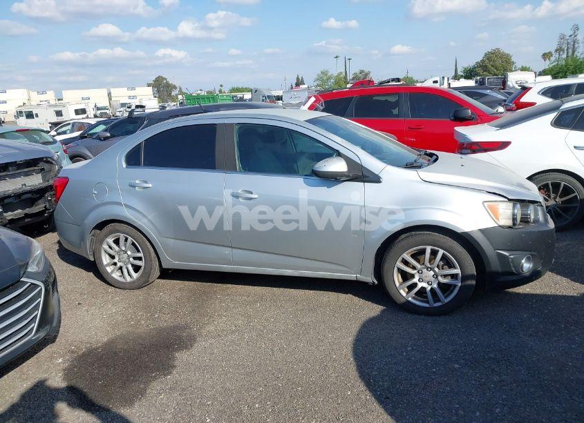 Photo 13 of 2012 Chevrolet Sonic 2LT (VIN 1G1JC5SH9C4136290)