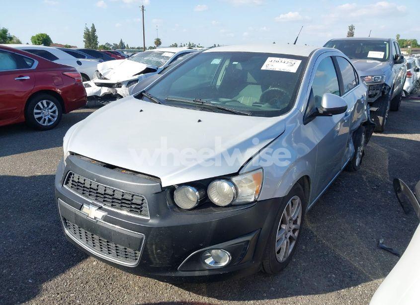 Photo 2 of 2012 Chevrolet Sonic 2LT (VIN 1G1JC5SH9C4136290)
