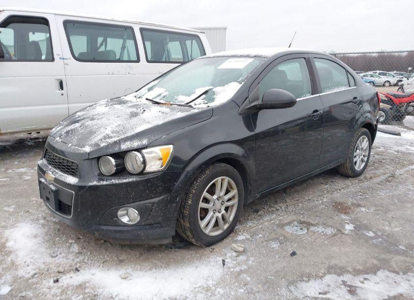 Photo 2 of 2013 Chevrolet Sonic LT AUTO (VIN 1G1JC5SH9D4100097)