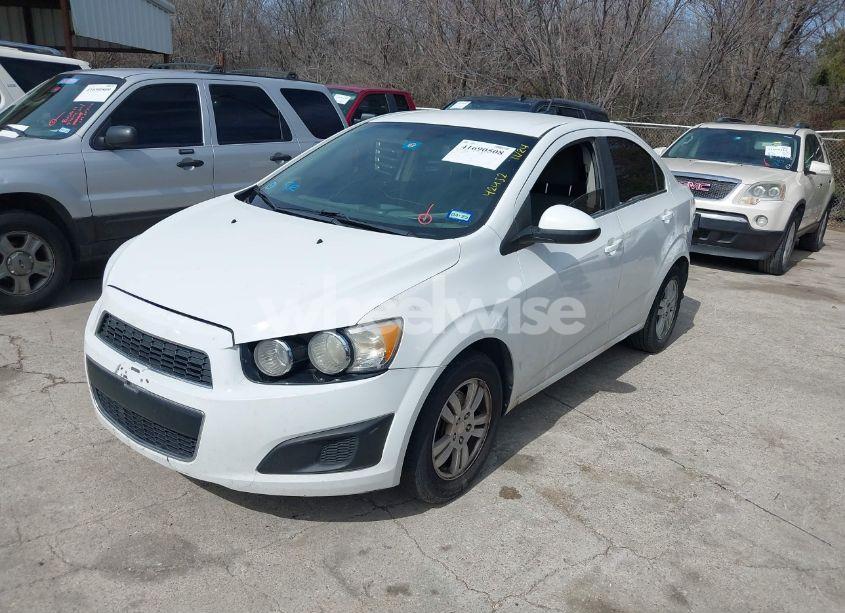 Photo 2 of 2013 Chevrolet Sonic LT AUTO (VIN 1G1JC5SH9D4100987)