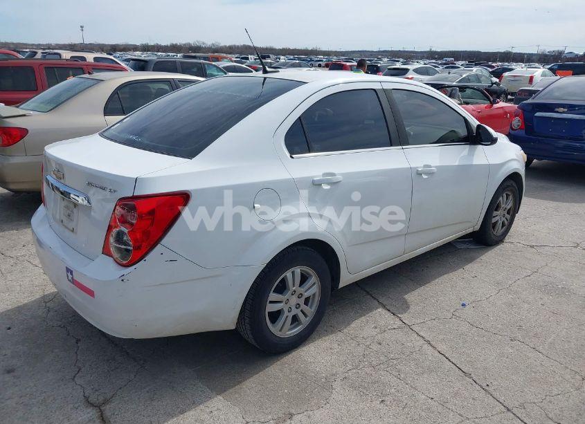 Photo 4 of 2013 Chevrolet Sonic LT AUTO (VIN 1G1JC5SH9D4100987)