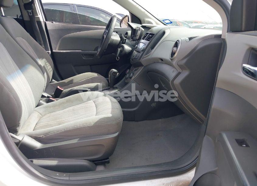 Photo 5 of 2013 Chevrolet Sonic LT AUTO (VIN 1G1JC5SH9D4100987)