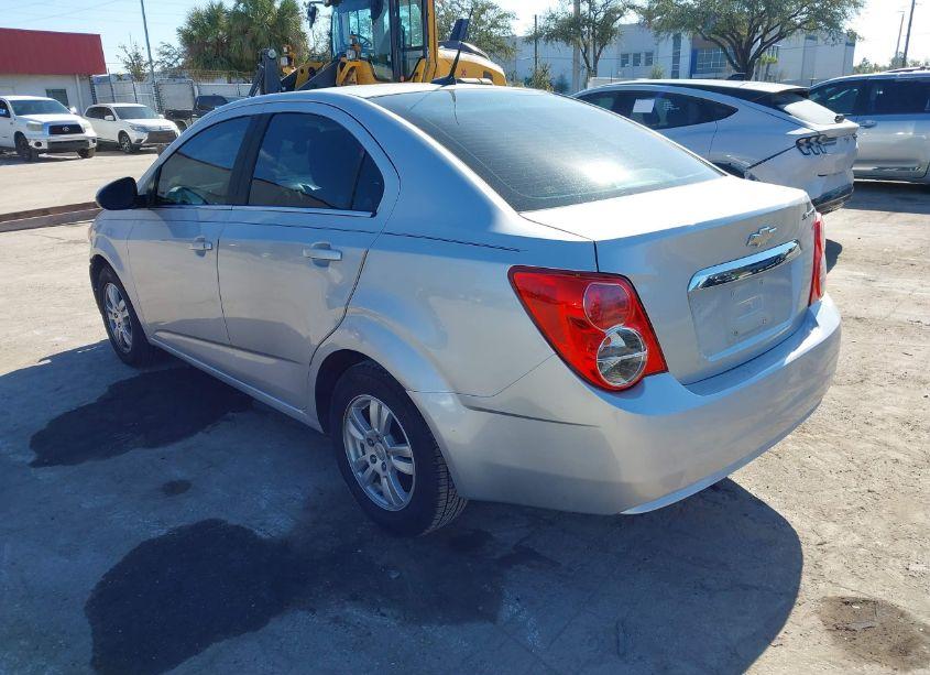 Photo 3 of 2013 Chevrolet Sonic LT AUTO (VIN 1G1JC5SH9D4142169)