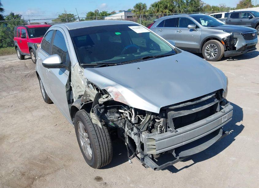 Photo 6 of 2013 Chevrolet Sonic LT AUTO (VIN 1G1JC5SH9D4142169)