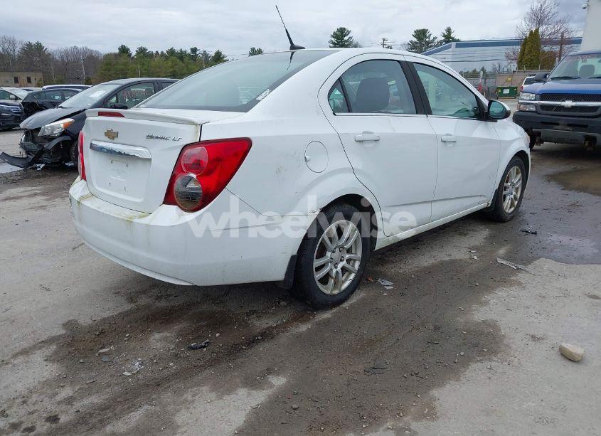 Photo 4 of 2013 Chevrolet Sonic LT (VIN 1G1JC5SH9D4175298)