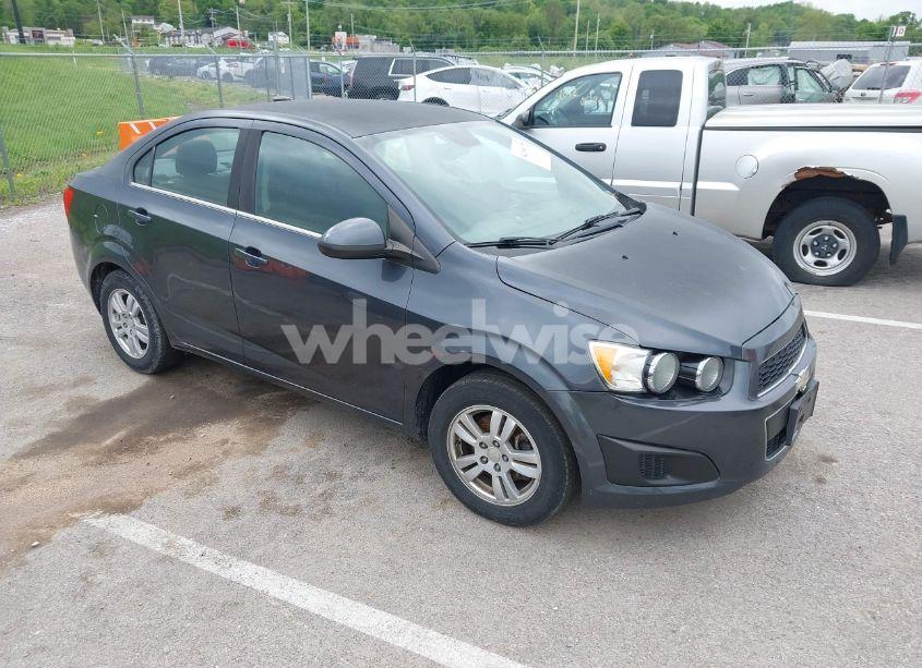 2013 Chevrolet Sonic LT (VIN 1G1JC5SH9D4201088) main photo