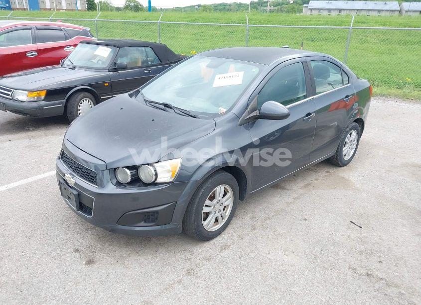 Photo 2 of 2013 Chevrolet Sonic LT (VIN 1G1JC5SH9D4201088)