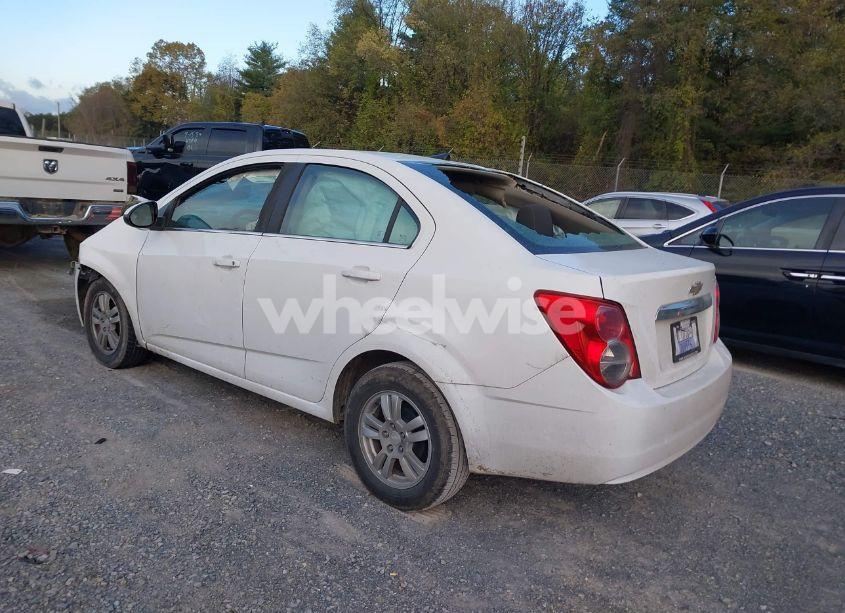 Photo 3 of 2014 Chevrolet Sonic LT AUTO (VIN 1G1JC5SH9E4101901)