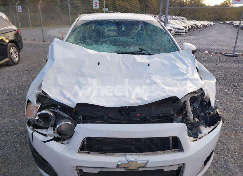 Photo 6 of 2014 Chevrolet Sonic LT AUTO (VIN 1G1JC5SH9E4101901)