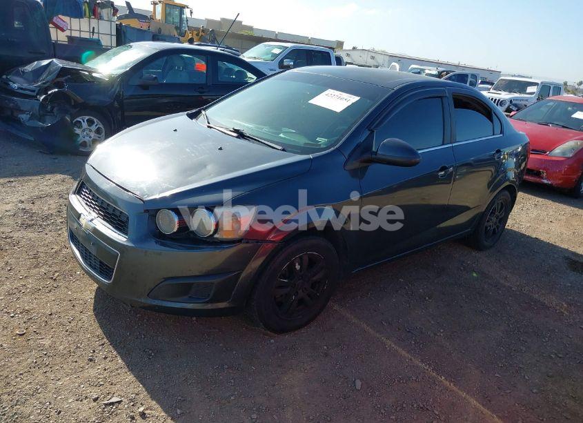 Photo 2 of 2014 Chevrolet Sonic LT AUTO (VIN 1G1JC5SH9E4109920)