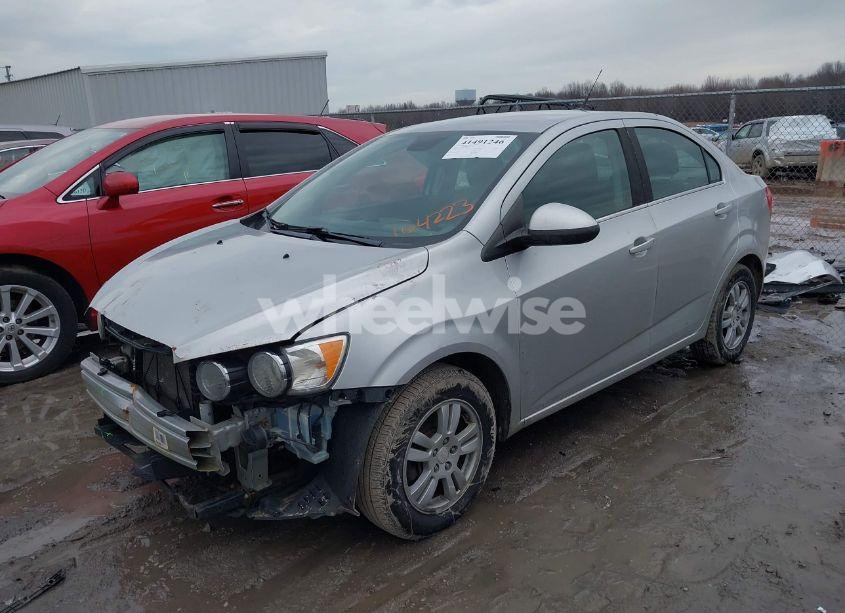 Photo 2 of 2014 Chevrolet Sonic LT AUTO (VIN 1G1JC5SH9E4164223)