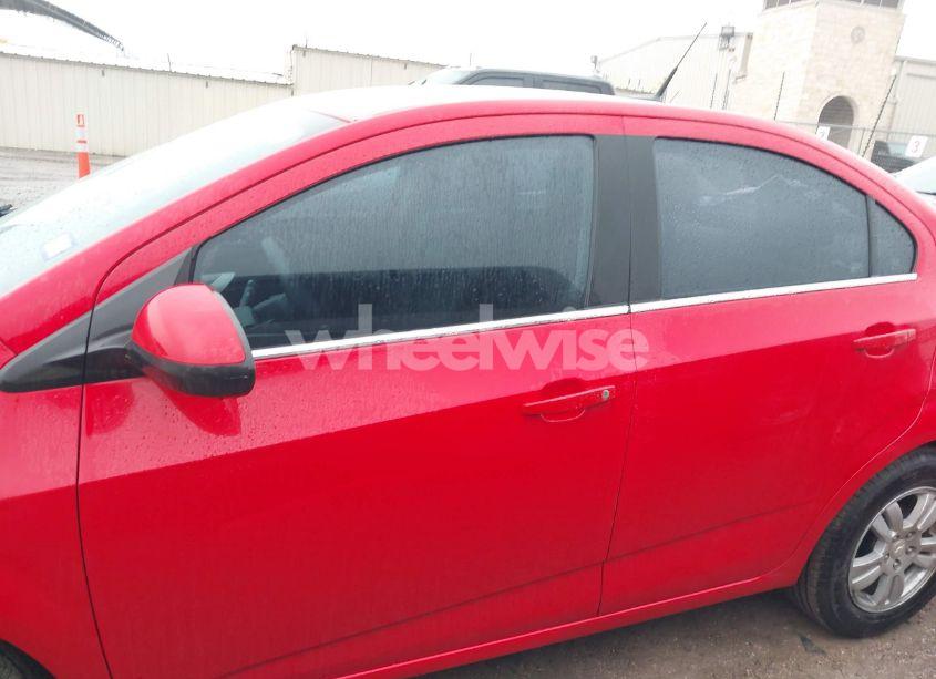 Photo 15 of 2014 Chevrolet Sonic LT AUTO (VIN 1G1JC5SH9E4209984)