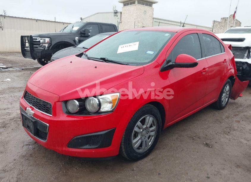 Photo 2 of 2014 Chevrolet Sonic LT AUTO (VIN 1G1JC5SH9E4209984)