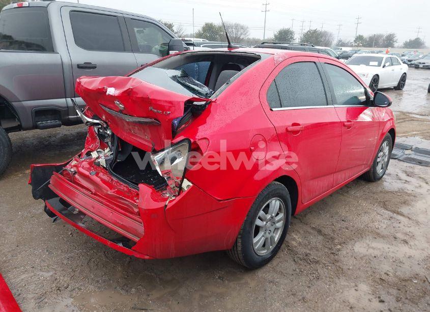 Photo 4 of 2014 Chevrolet Sonic LT AUTO (VIN 1G1JC5SH9E4209984)