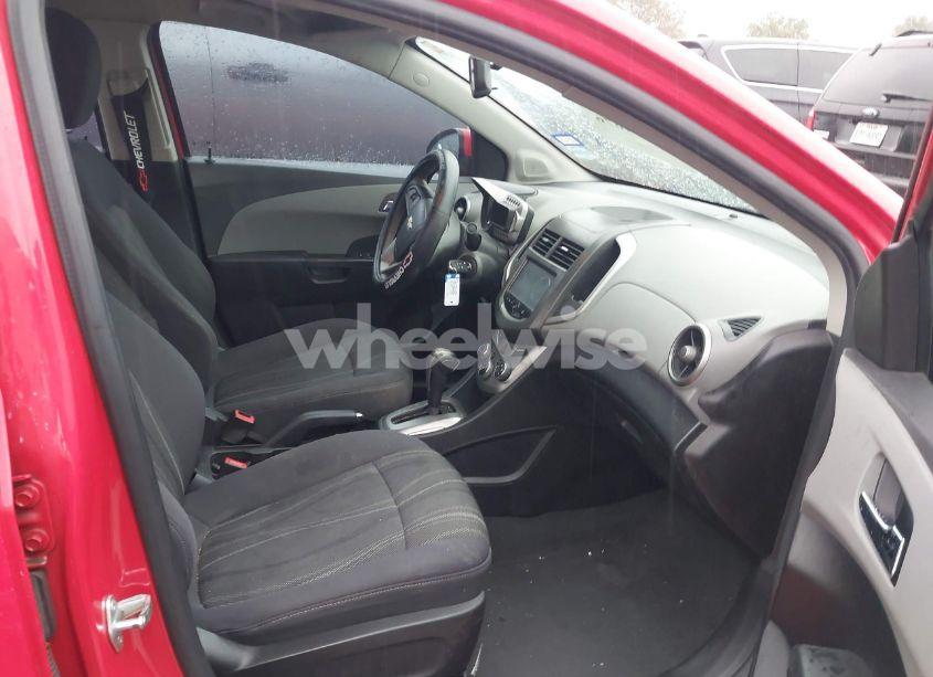 Photo 5 of 2014 Chevrolet Sonic LT AUTO (VIN 1G1JC5SH9E4209984)