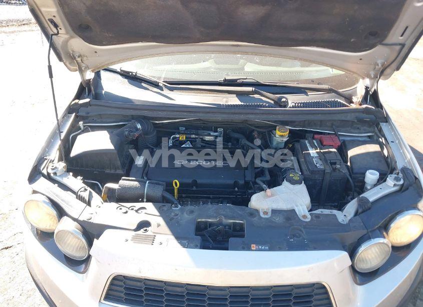 Photo 10 of 2014 Chevrolet Sonic LT AUTO (VIN 1G1JC5SH9E4231046)