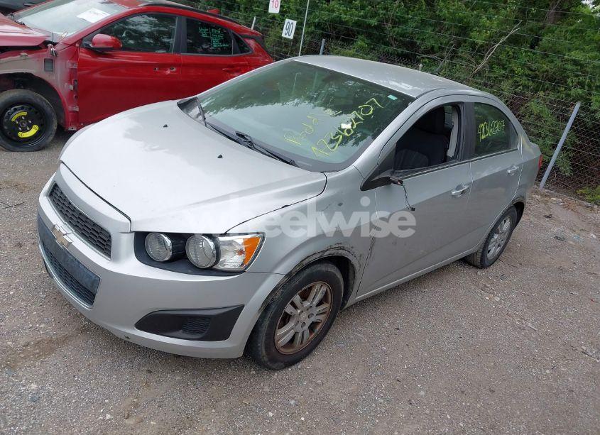 Photo 2 of 2014 Chevrolet Sonic LT AUTO (VIN 1G1JC5SH9E4235730)