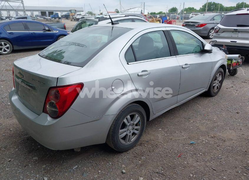 Photo 4 of 2014 Chevrolet Sonic LT AUTO (VIN 1G1JC5SH9E4235730)