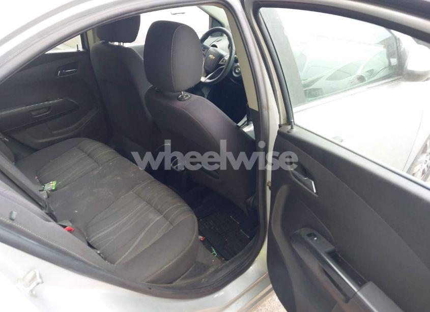 Photo 8 of 2014 Chevrolet Sonic LT AUTO (VIN 1G1JC5SH9E4235730)