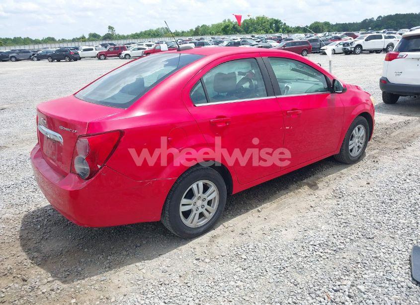 Photo 4 of 2015 Chevrolet Sonic LT AUTO (VIN 1G1JC5SH9F4139887)