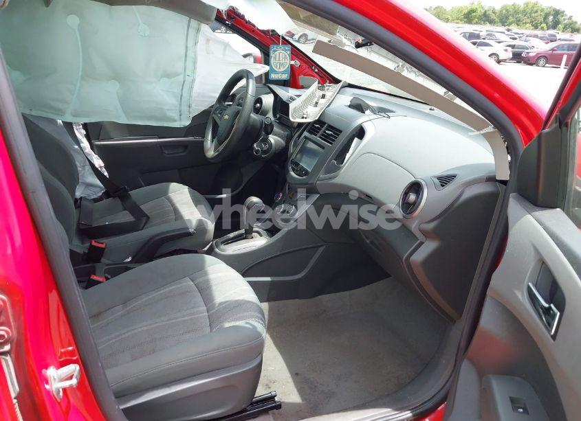 Photo 5 of 2015 Chevrolet Sonic LT AUTO (VIN 1G1JC5SH9F4139887)