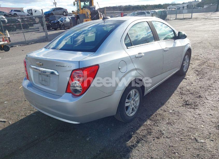 Photo 4 of 2015 Chevrolet Sonic LT AUTO (VIN 1G1JC5SH9F4157919)