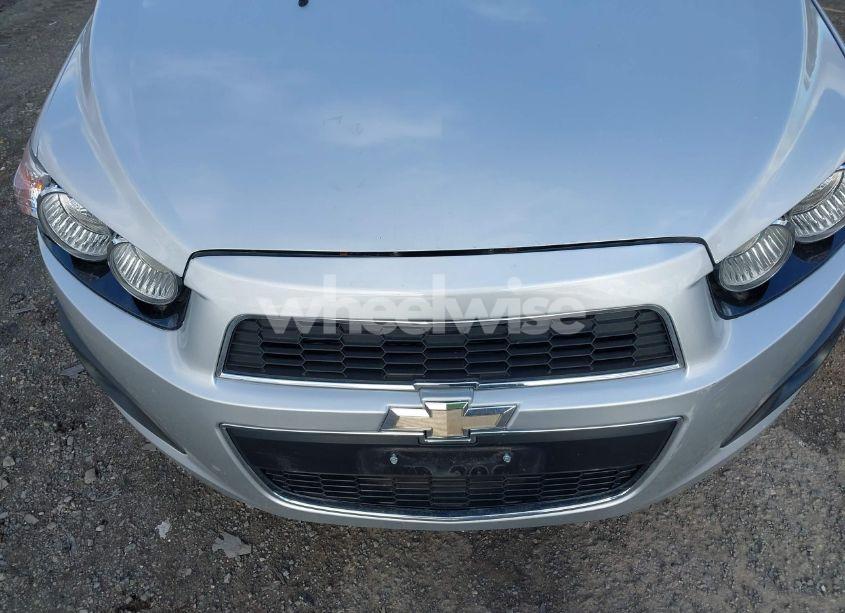 Photo 6 of 2015 Chevrolet Sonic LT AUTO (VIN 1G1JC5SH9F4157919)