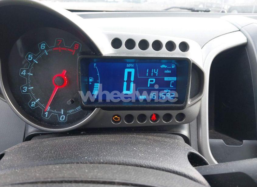 Photo 7 of 2015 Chevrolet Sonic LT AUTO (VIN 1G1JC5SH9F4157919)