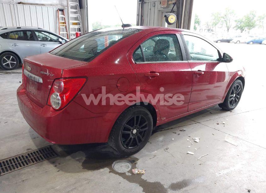 Photo 4 of 2015 Chevrolet Sonic LT AUTO (VIN 1G1JC5SH9F4160044)