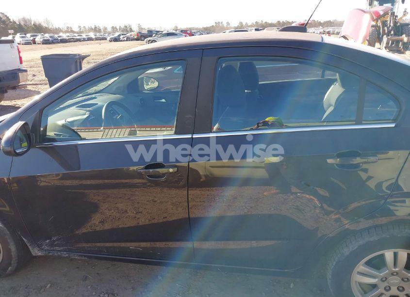 Photo 15 of 2015 Chevrolet Sonic LT AUTO (VIN 1G1JC5SH9F4160724)