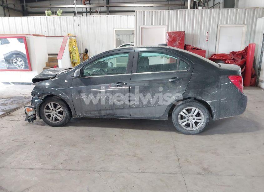 Photo 14 of 2015 Chevrolet Sonic LT AUTO (VIN 1G1JC5SH9F4174588)