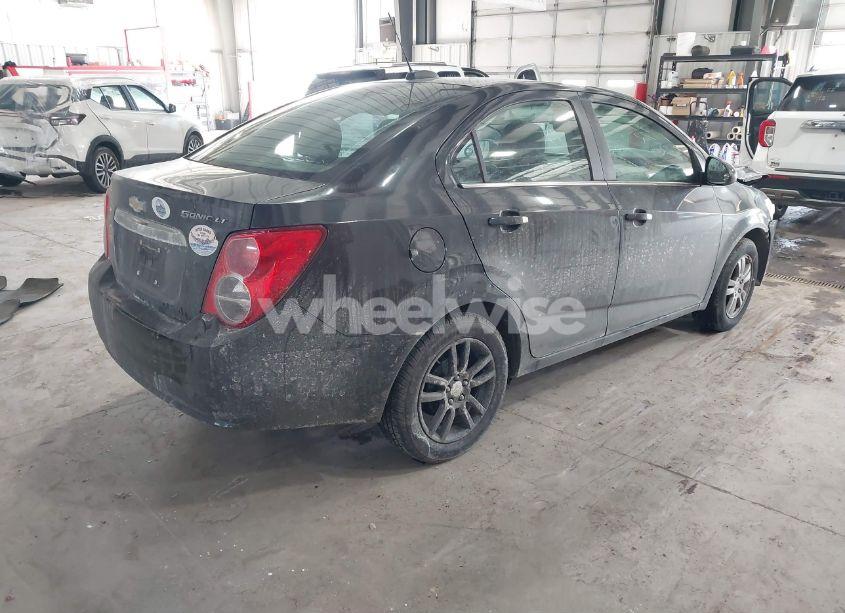Photo 4 of 2015 Chevrolet Sonic LT AUTO (VIN 1G1JC5SH9F4174588)