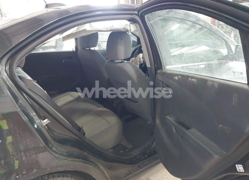 Photo 8 of 2015 Chevrolet Sonic LT AUTO (VIN 1G1JC5SH9F4174588)