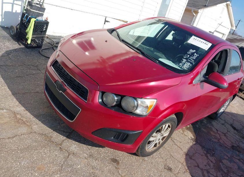 Photo 2 of 2015 Chevrolet Sonic LT AUTO (VIN 1G1JC5SH9F4178608)