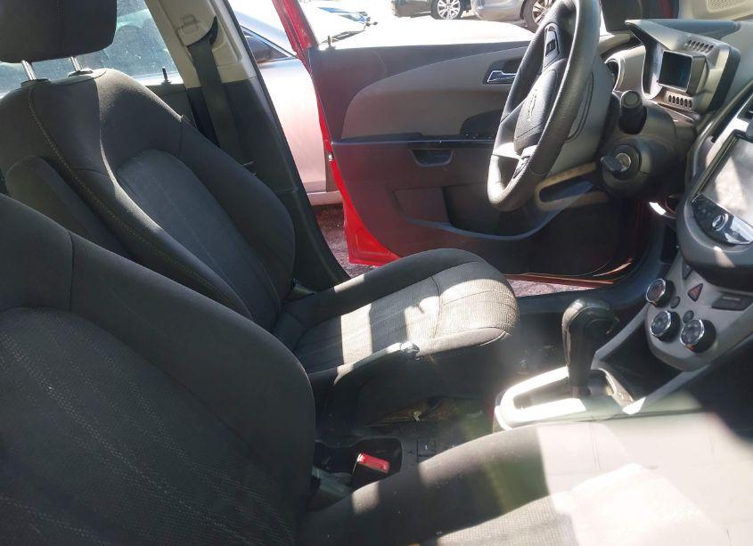 Photo 5 of 2015 Chevrolet Sonic LT AUTO (VIN 1G1JC5SH9F4178608)