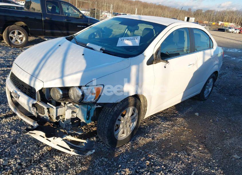 Photo 2 of 2015 Chevrolet Sonic LT AUTO (VIN 1G1JC5SH9F4195537)