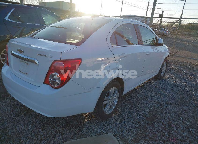 Photo 4 of 2015 Chevrolet Sonic LT AUTO (VIN 1G1JC5SH9F4195537)