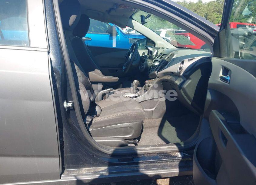Photo 5 of 2015 Chevrolet Sonic LT AUTO (VIN 1G1JC5SH9F4198776)