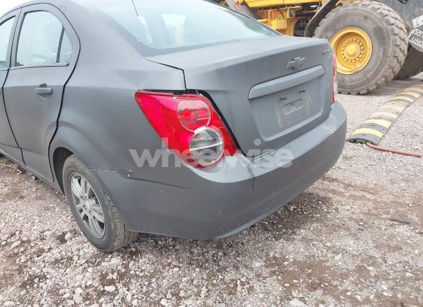 Photo 6 of 2015 Chevrolet Sonic LT AUTO (VIN 1G1JC5SH9F4198776)